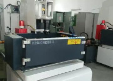 電火花機(jī)加工中，正確把握加工斜度是有方法的【仁光智能】